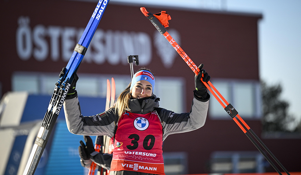 Individuale: Wierer trionfa ad Östersund, Vittozzi chiude seconda e vince la Coppa di specialità. Giacomel sul podio maschile