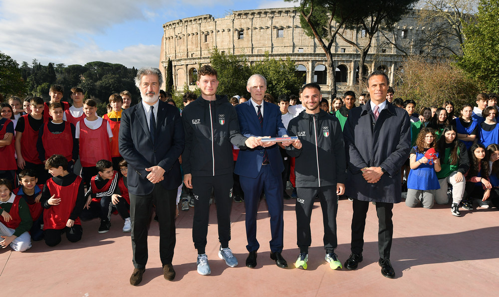 La staffetta "Terre de Jeux" passa per Roma, festa per studenti francesi e italiani a 500 giorni da Parigi 2024