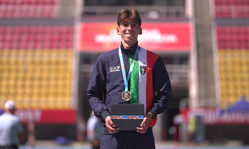 Giornata d'oro per l'Italia con nuoto, marcia e la staffetta 4x400 mista