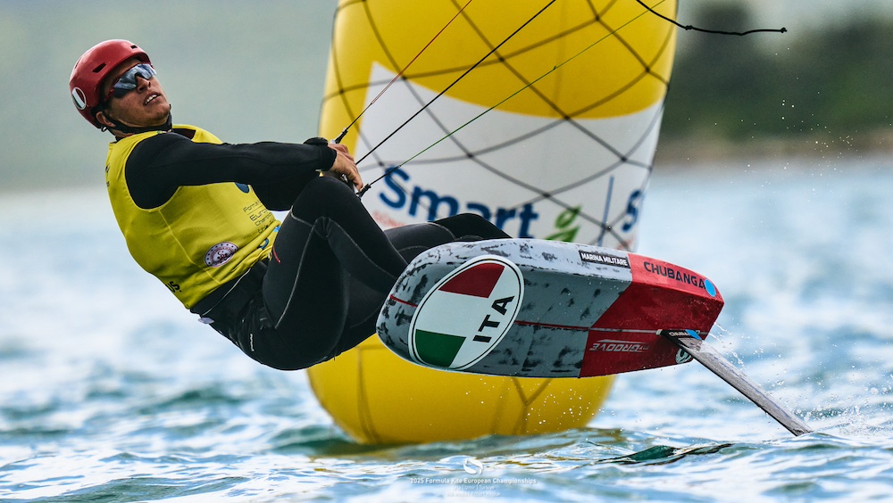 Riccardo Pianosi trionfa agli Europei di kite: azzurro d’oro nelle acque di Urla