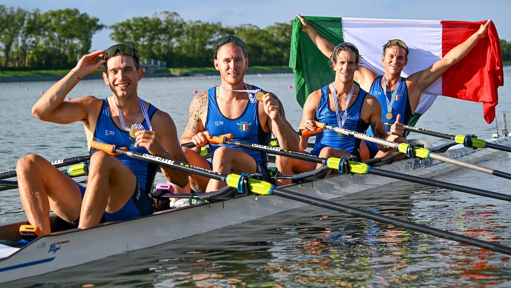La prima medaglia dell’Italia ai Mondiali di Shanghai è d’oro: trionfo azzurro nel quattro di coppia maschile