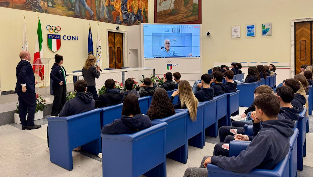 Studenti al CONI per l’iniziativa Fabbriche Aperte del Comitato Leonardo, Malagò: “Giochi Olimpici esperienza sportiva, emotiva e culturale”