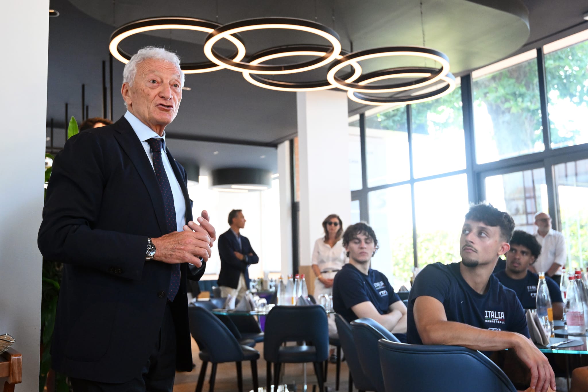 Buonfiglio and Mornati meet FIP President Petrucci and Italy men’s basketball team at the 'Giulio Onesti' Olympic Training Centre