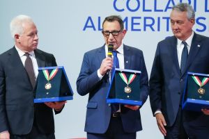 coni 0177 collari d oro sfe09679 copia simone ferraro ph
