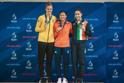 Sarah Jodoin Di Maria bronzo dalla piattaforma