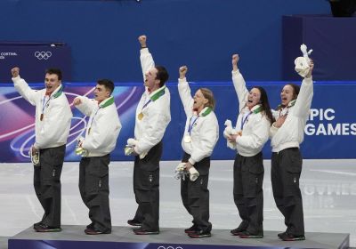 Short track: gli azzurri si laureano campioni olimpici nella staffetta mista di Milano