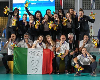 Splende l'Oro del Volley femminile