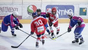 2218 Hockey 154 ph Simone Ferraro 24-SFA09114