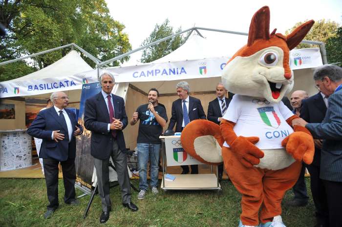 Al via il 1° Trofeo CONI a Caserta. Malagò: "Segnale di cambiamento". Sfilata di ori olimpici